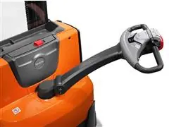 Empilhadeira Elétrica Toyota Staxio SWE140 AC com Plataforma 1.4 Ton - 1