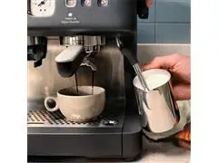 Cafeteira Electrolux Expert Preta com Moedor Integrado 110W - 4